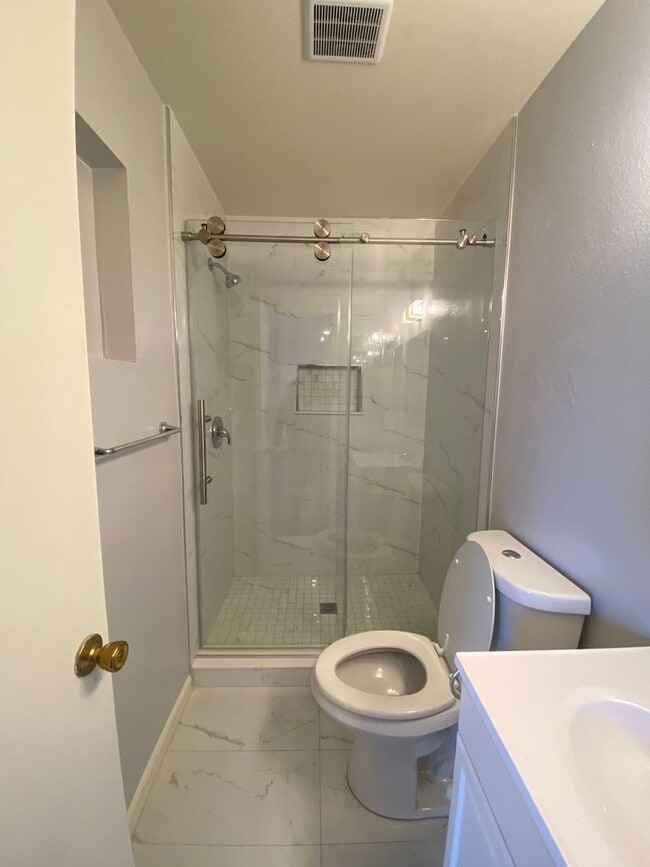 Building Photo - Harbor City- Single Family Home