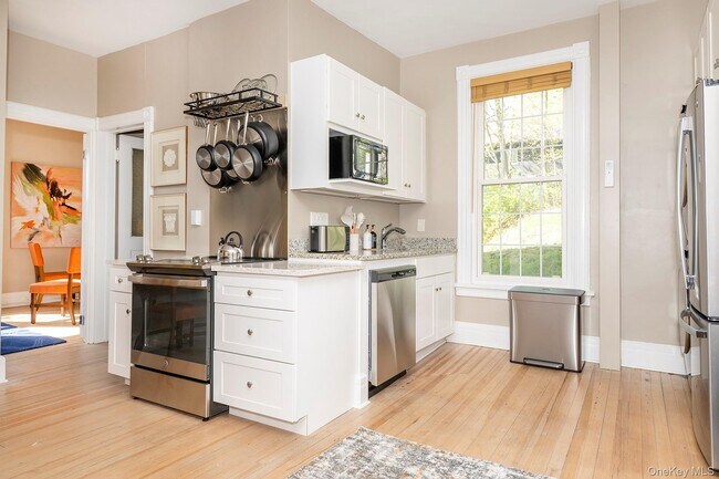 Building Photo - 3212 Franklin Ave