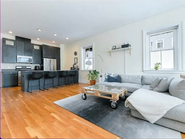 Primary Photo - 63 Dorchester St