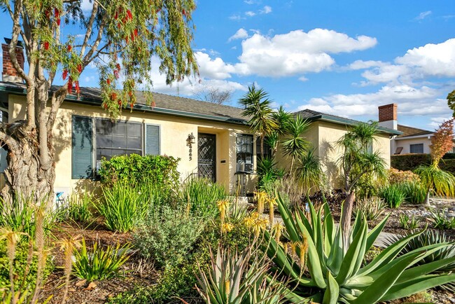 Building Photo - Charming Talmadge/Kensington detached home...