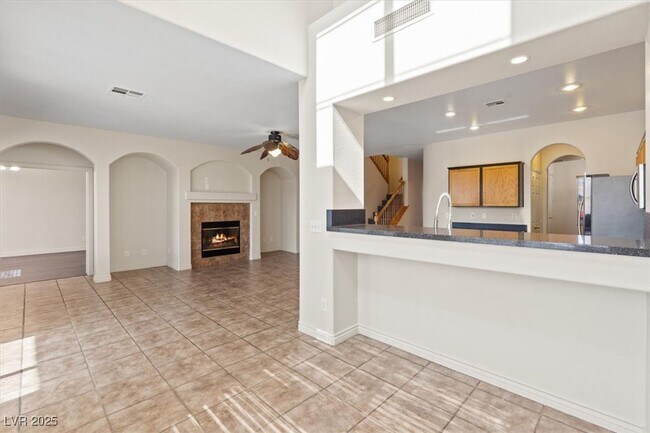 Building Photo - 227 Palmarosa St