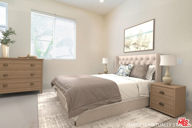 Building Photo - 16123 Sunset Blvd