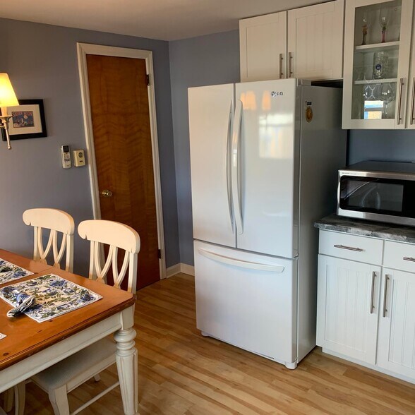 Building Photo - 25 Westview Ave