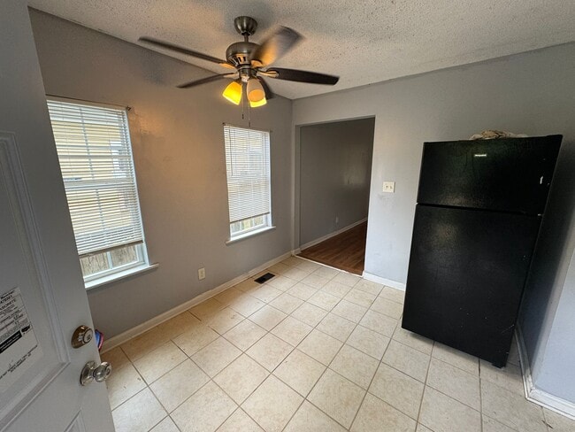 Building Photo - 634 Woolfolk St