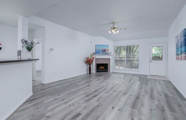 Building Photo - 34 Tallow Hill Pl