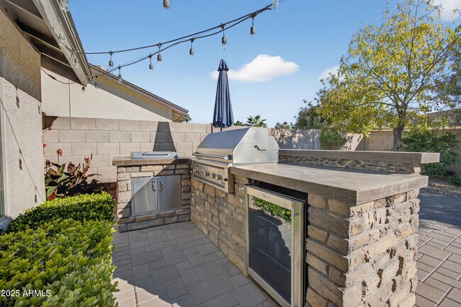 Building Photo - 6833 E Kelton Ln