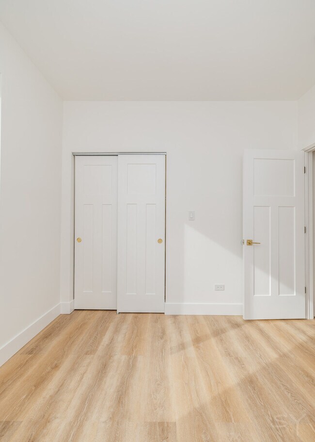 Building Photo - 1245 S Fairfield Ave