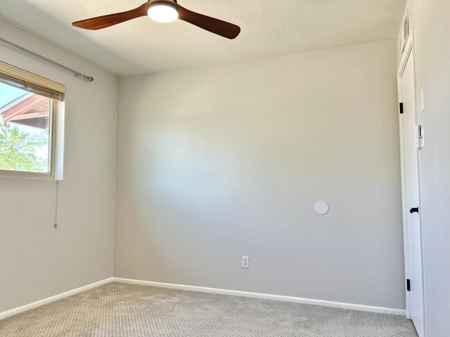 Building Photo - 6607 E Sheridan St