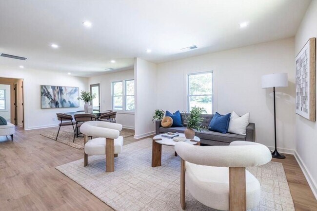 Building Photo - STUNNING RENOVATION! Modern 3BR/2BA Ranch in Sought-After Location!