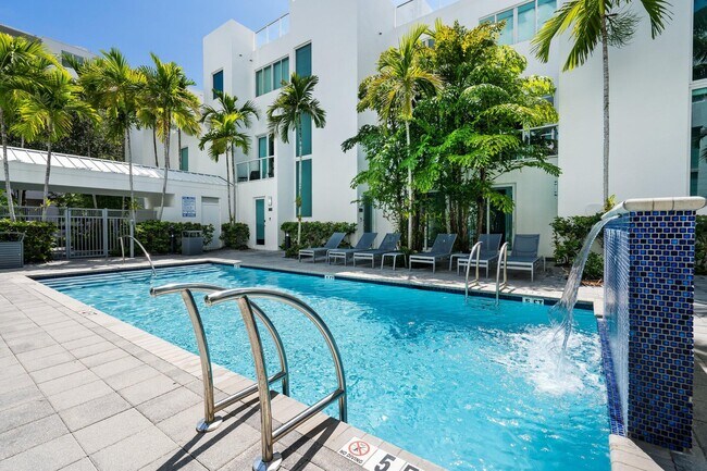 Building Photo - 775 NE 4th Ave