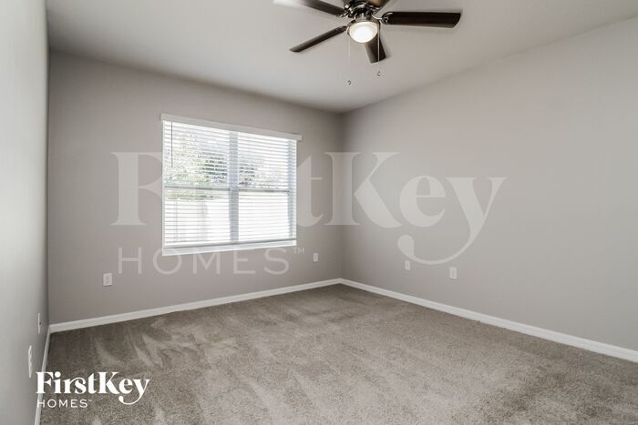 Building Photo - 819 Guadalupe Dr