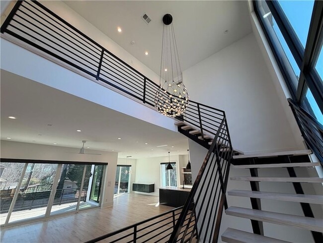 Building Photo - 2385 Nesbitt Dr NE