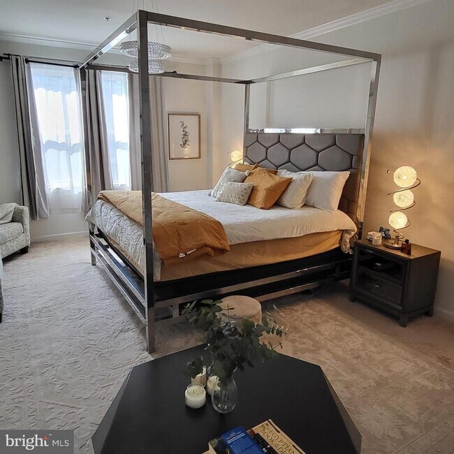Building Photo - Welcome to your new home in the heart of L...