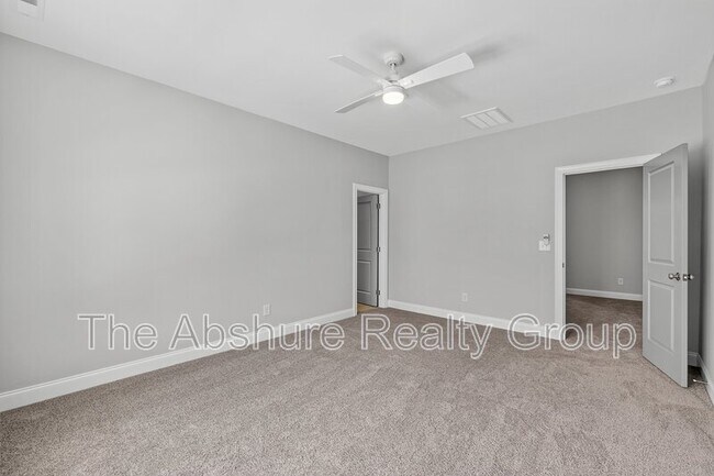Building Photo - 8913 Kennebec Xing Dr