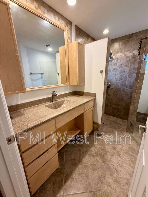 Building Photo - 147 Sunflower Cir