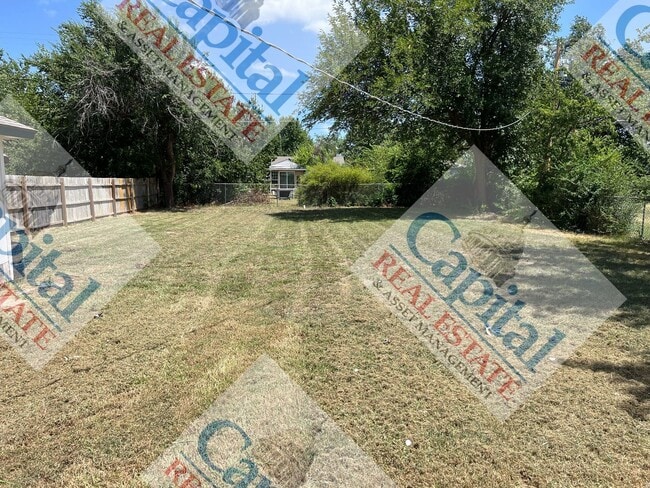 Building Photo - Charming 2 Bedroom w/ Move in Special