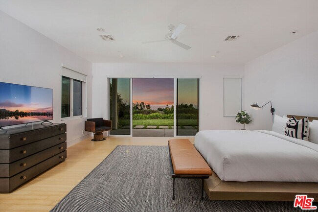 Building Photo - 27454 Winding Way