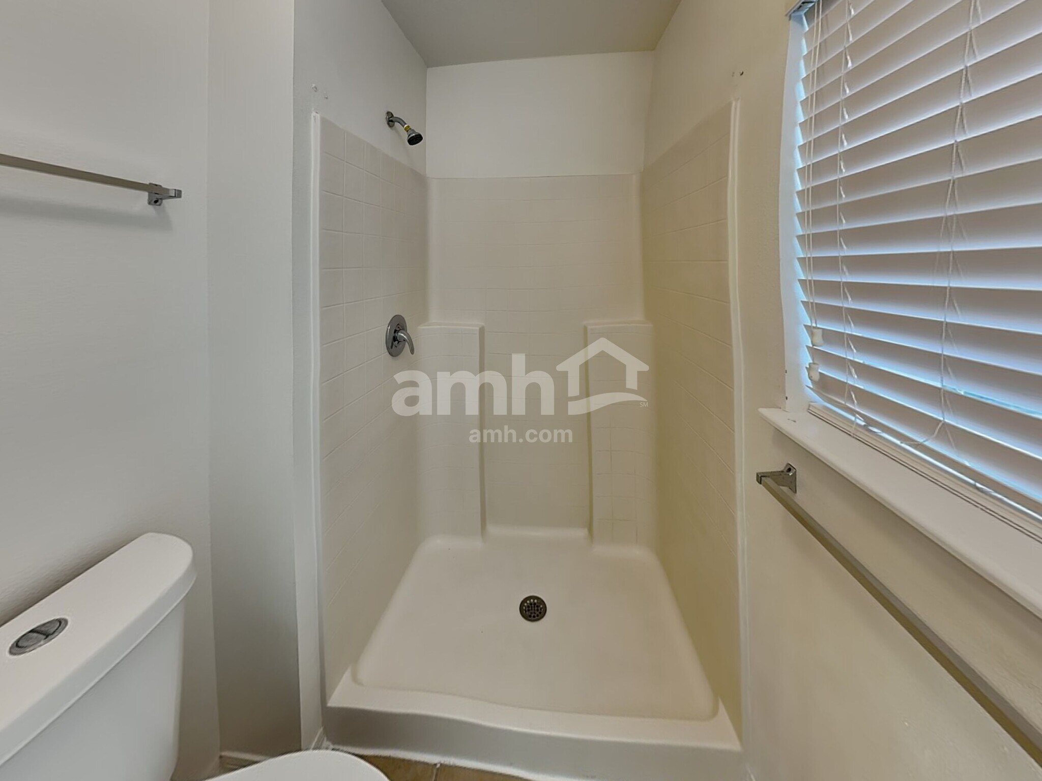 Building Photo - 1605 Pickard Cir