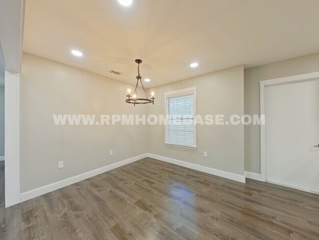 Building Photo - 147 Villacrest Dr
