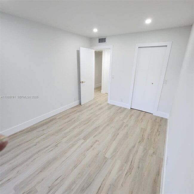 Building Photo - 13255 SW 9th Ct