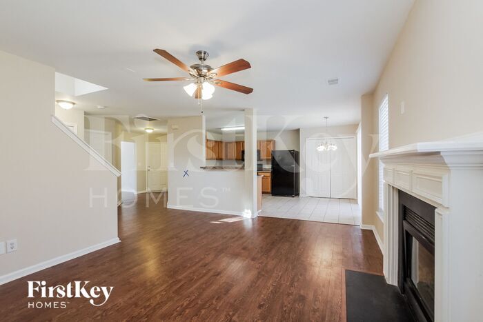 Building Photo - 216 Winding Canyon Dr