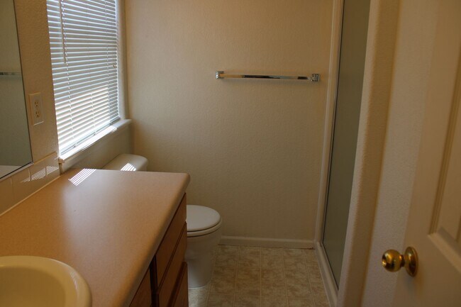 Building Photo - Rent Reduced! 3 Bedrooms, 2.5 Baths & a Layout Designed for Living