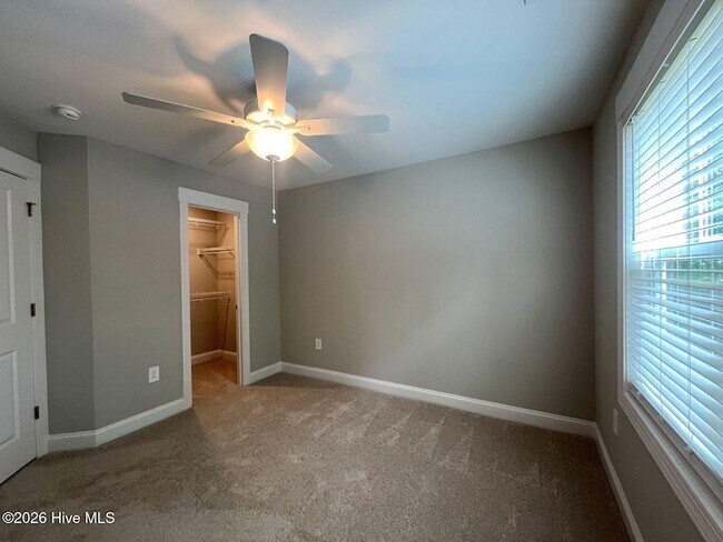 Building Photo - 404 Endicott Ct