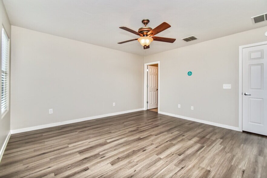 Building Photo - 1084 W Calle Del Libro Dorado