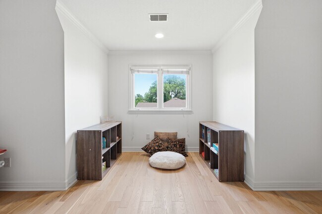 Building Photo - {10500} Luxury Living in Mills Crossing Estates +  Spacious Floorplan with Designer Finishes