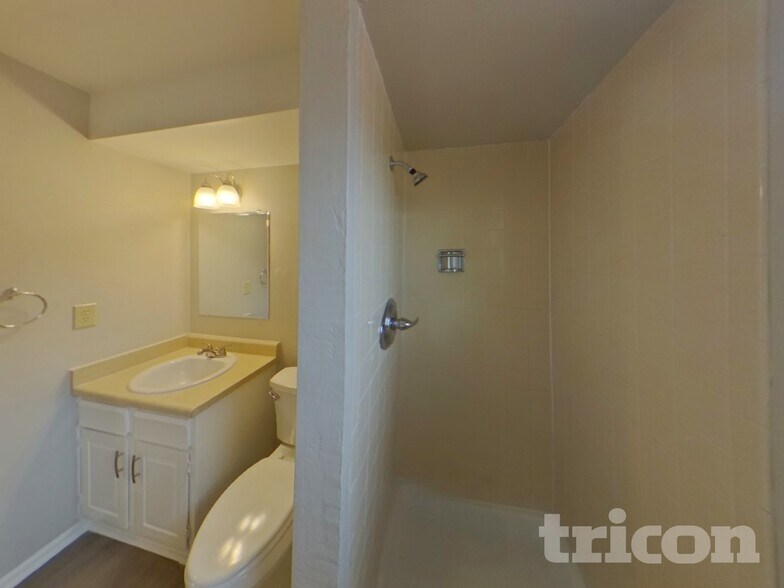 Building Photo - 6669 Gambol Quail Dr E