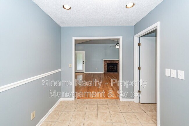 Building Photo - 5212 Elba Dr