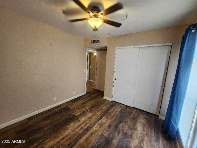 Building Photo - 8903 W El Caminito Dr