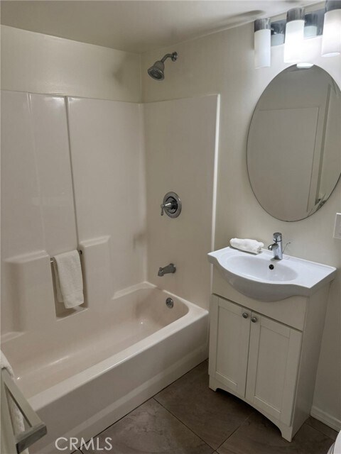 Building Photo - 1140 S Serena Dr