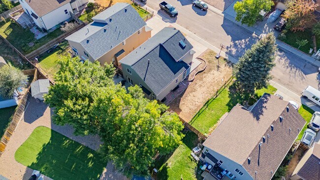 Building Photo - For Sale OR Rent whichever occurs first!