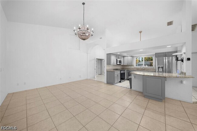 Building Photo - 2614 7th St W