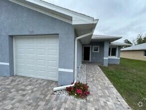 Building Photo - Duplex for rent