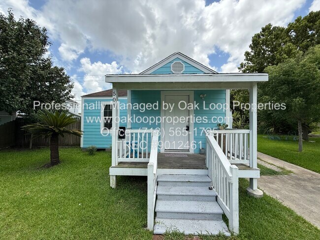 Building Photo - 501 19th Ave N