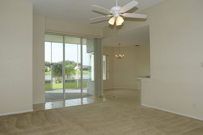 Building Photo - Beautiful, 3/2, single family, waterfront ...