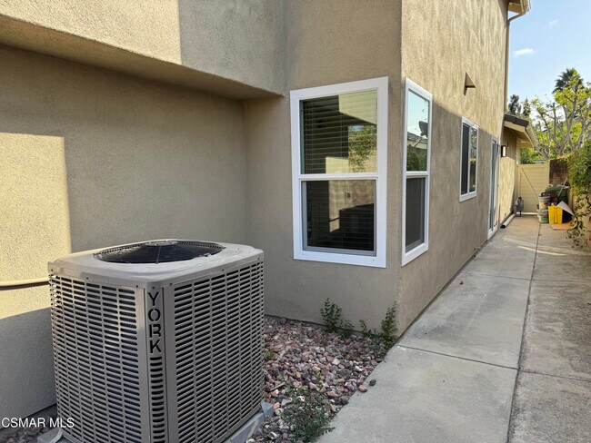 Building Photo - 12475 Sunnyglen Dr