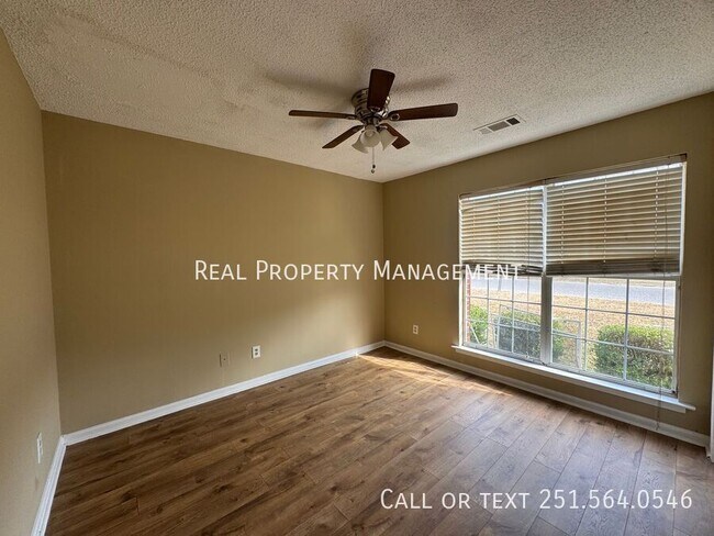 Building Photo - 2654 Jan Dr