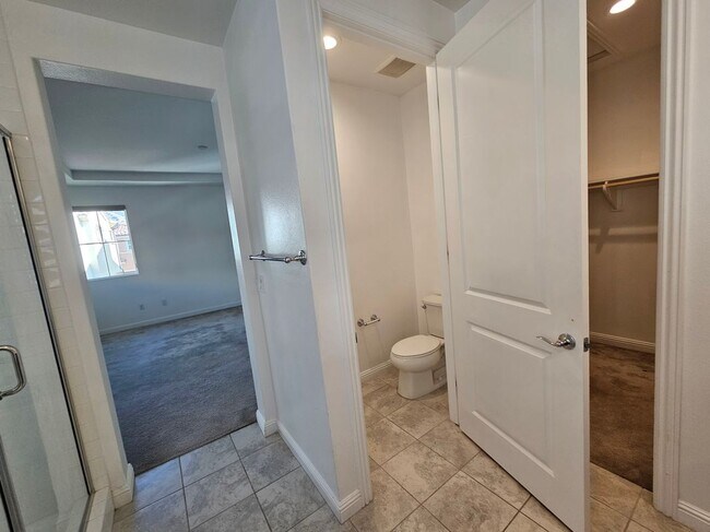 Building Photo - 20841 Acorn Cir