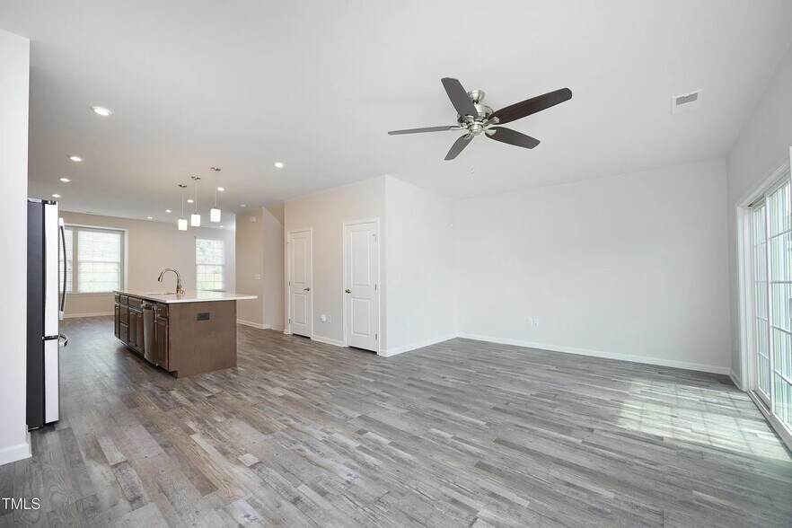 Building Photo - Room in Townhome on Excelsior Grand Ave