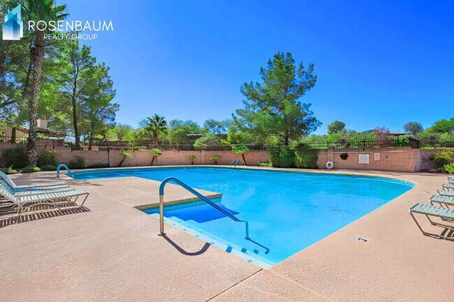 Building Photo - Charming 2-beds, 1-baths townhome unit in the peaceful high-desert foothills of Tanque Verde!