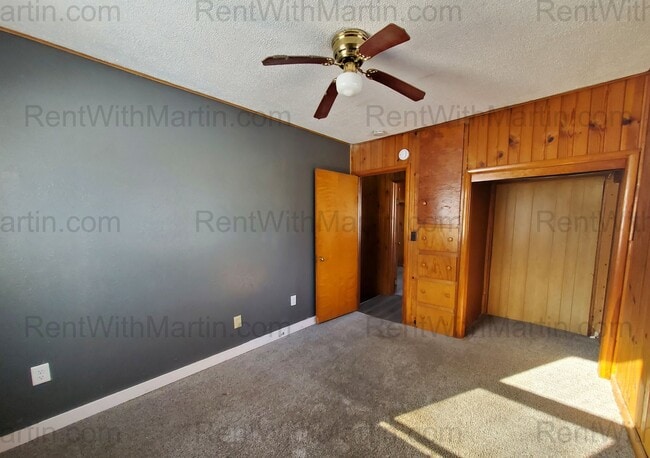 Building Photo - For Rent- Beautiful home in Evansdale! Pets Ok!