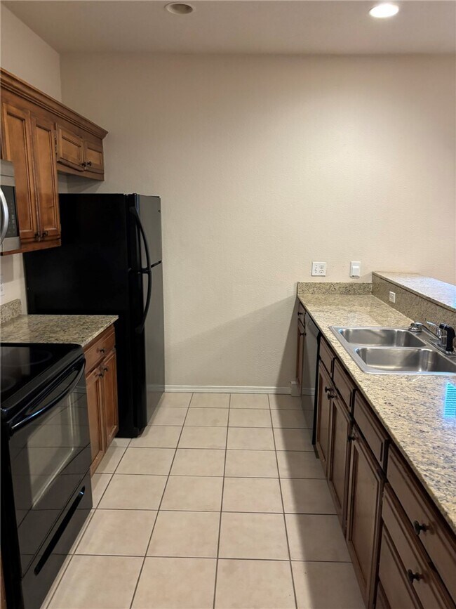 Building Photo - 3107 SW Amberwood Ave