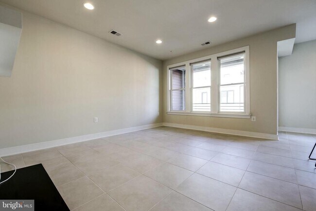 Building Photo - 1224 Main Line Blvd