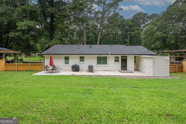 Building Photo - 2218 Dodson Dr