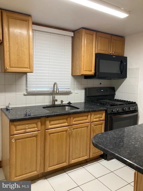 Building Photo - 2234 N Bouvier St