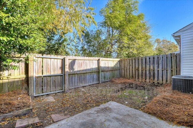 Building Photo - 1531 Abby Way