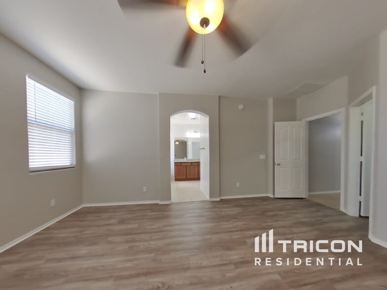 Building Photo - 3106 E Ravenswood Dr